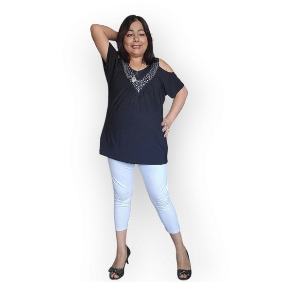 Black Cold Shoulder Top with White Leggings - Picture 15 of 16